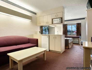 Microtel & By Wyndham Hotel 2*