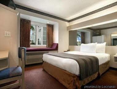 Microtel & By Wyndham 2*